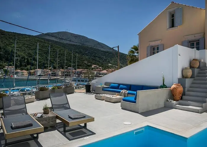 Palm Mansion Villa *