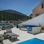 Palm Mansion Villa *