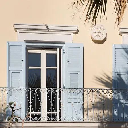 Palm Mansion